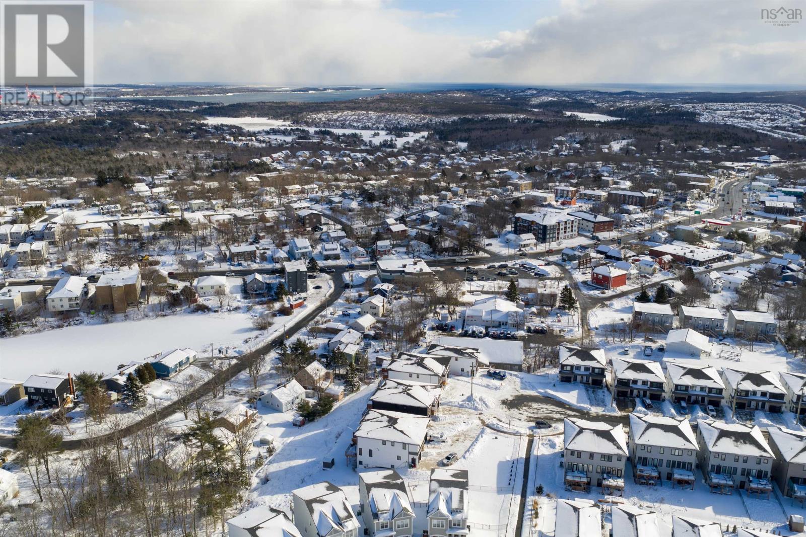 Property 44 of 46 of 69 Grenoble Court