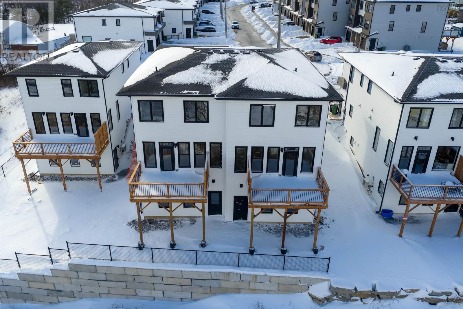 Property 42 of 46 of 69 Grenoble Court