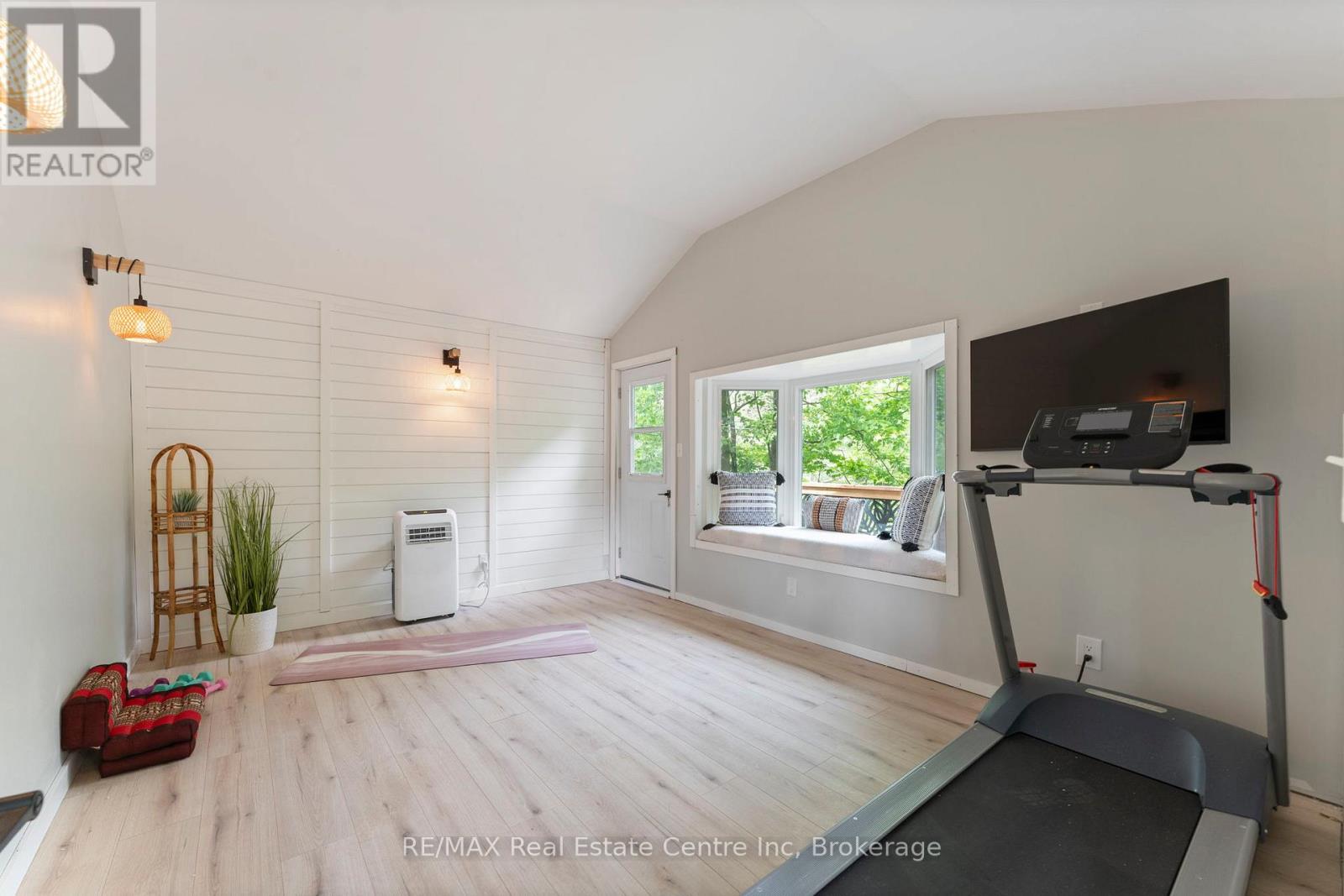 1283 SWAN STREET — photo 38