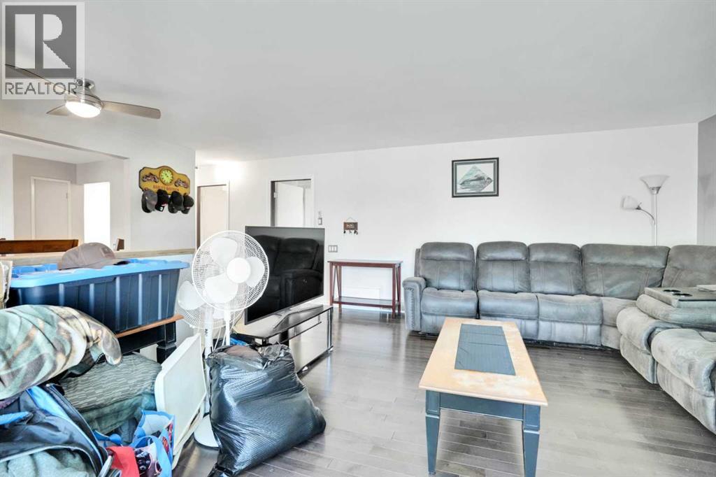 Single Family House Bi-level for Sale in  Rundlewood Drive NE Rundle Calgary 