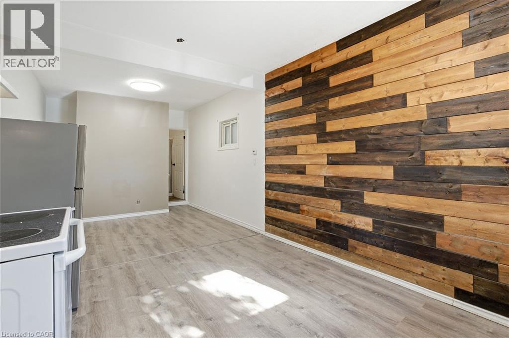 53 1/2-55 DUKE STREET - 17