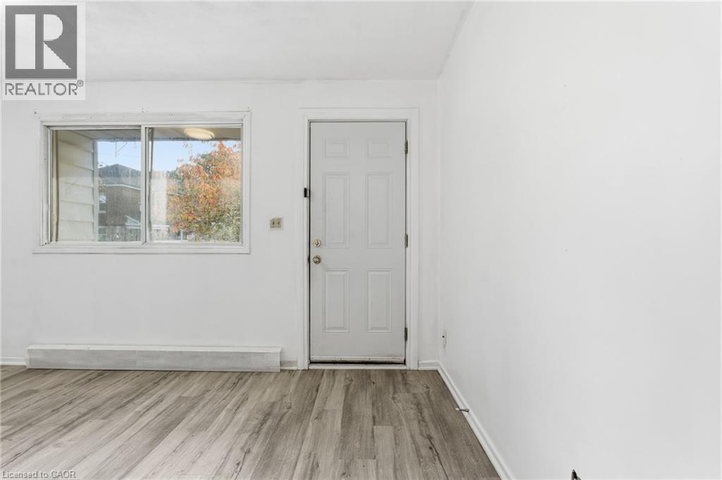 53 1/2-55 DUKE STREET - 4