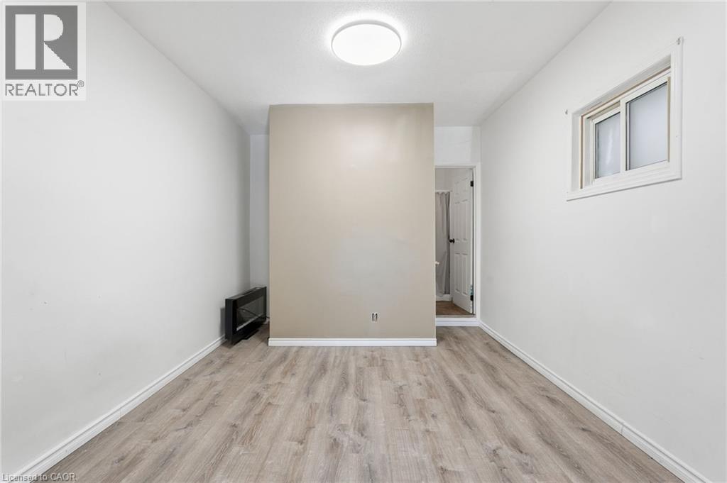 53 1/2-55 DUKE STREET - 24