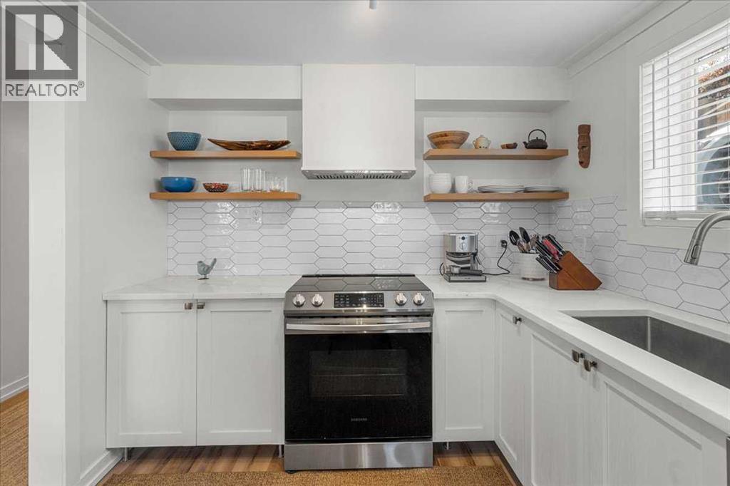 Single Family House Bi-level for Sale in   Avenue SW Altadore Calgary 