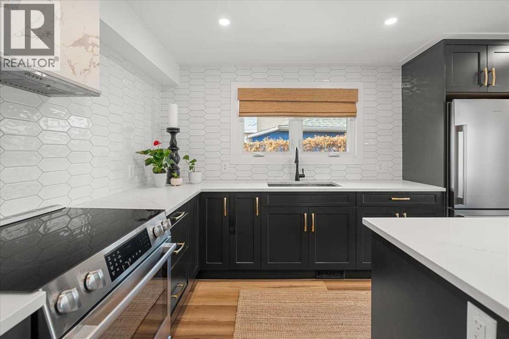 Single Family House Bi-level for Sale in   Avenue SW Altadore Calgary 