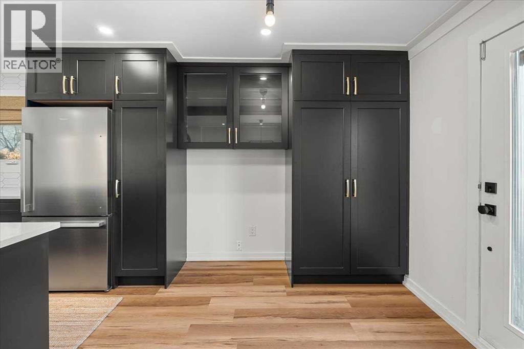 Single Family House Bi-level for Sale in   Avenue SW Altadore Calgary 