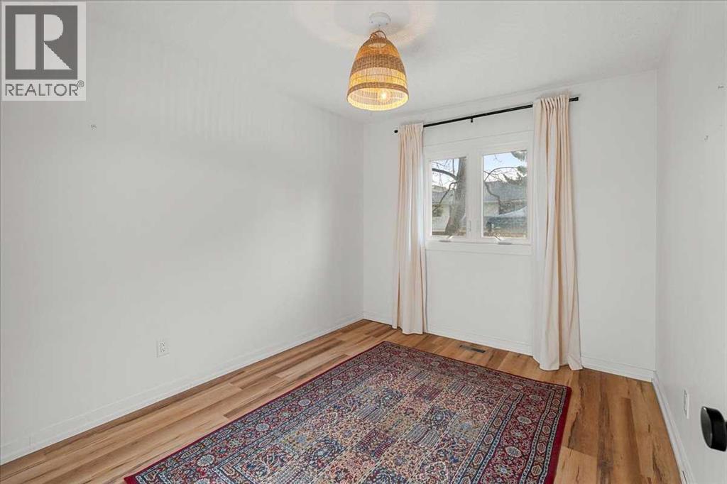 Single Family House Bi-level for Sale in   Avenue SW Altadore Calgary 