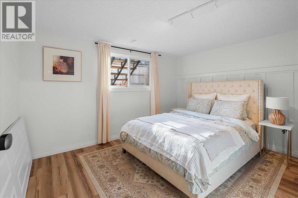 Single Family House Bi-level for Sale in   Avenue SW Altadore Calgary 