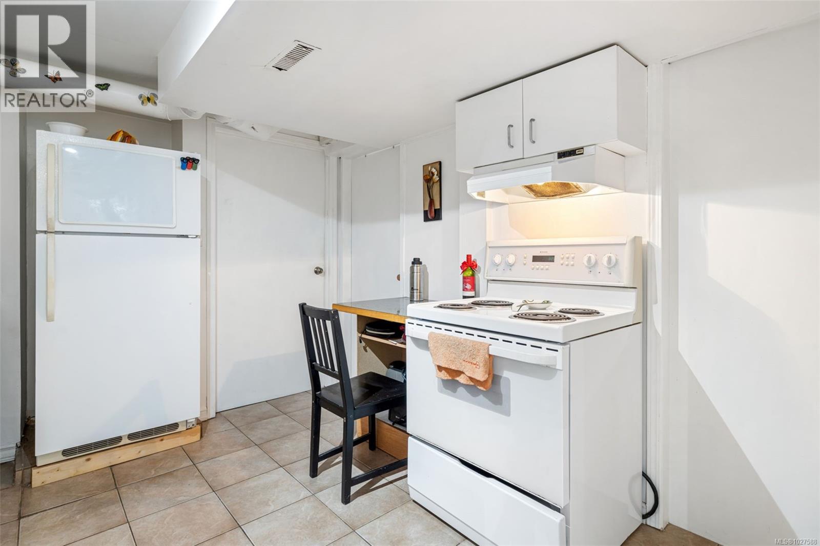 730 Burnside Rd W, Saanich