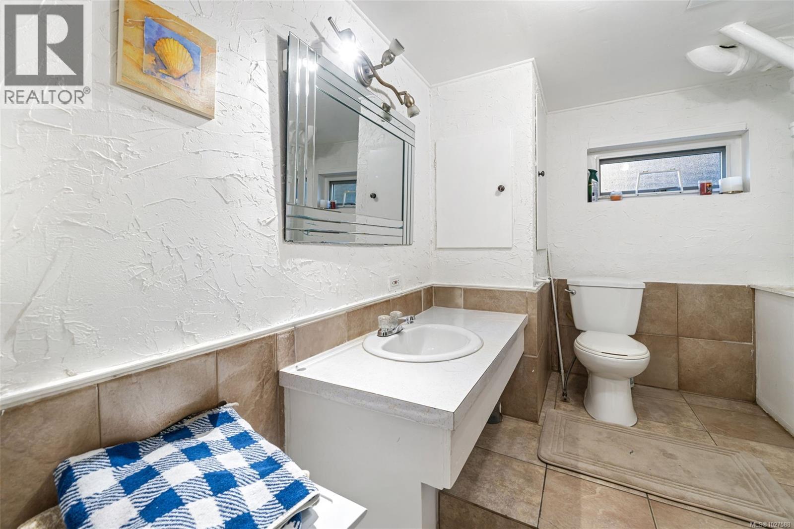 730 Burnside Rd W, Saanich