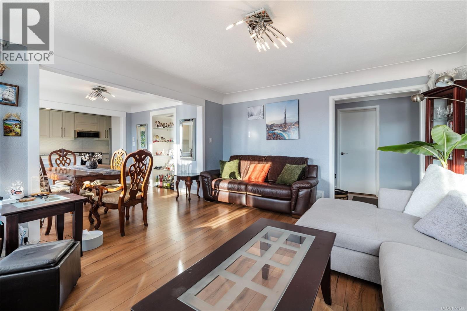 730 Burnside Rd W, Saanich