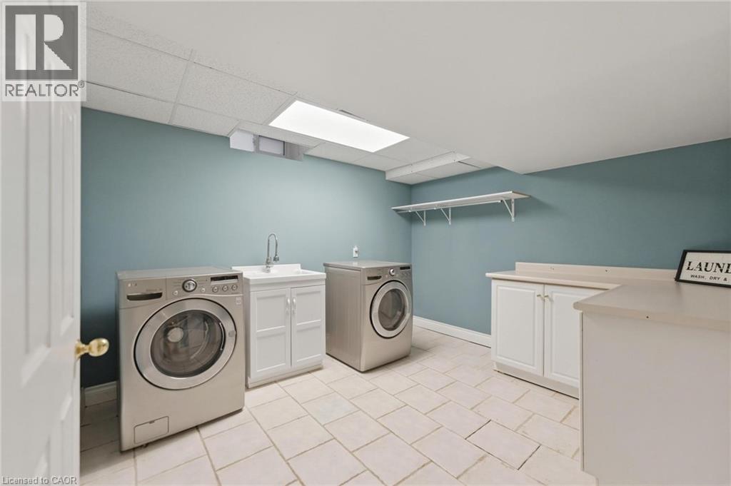 990 UPPER KENILWORTH Avenue, Hamilton, Ontario