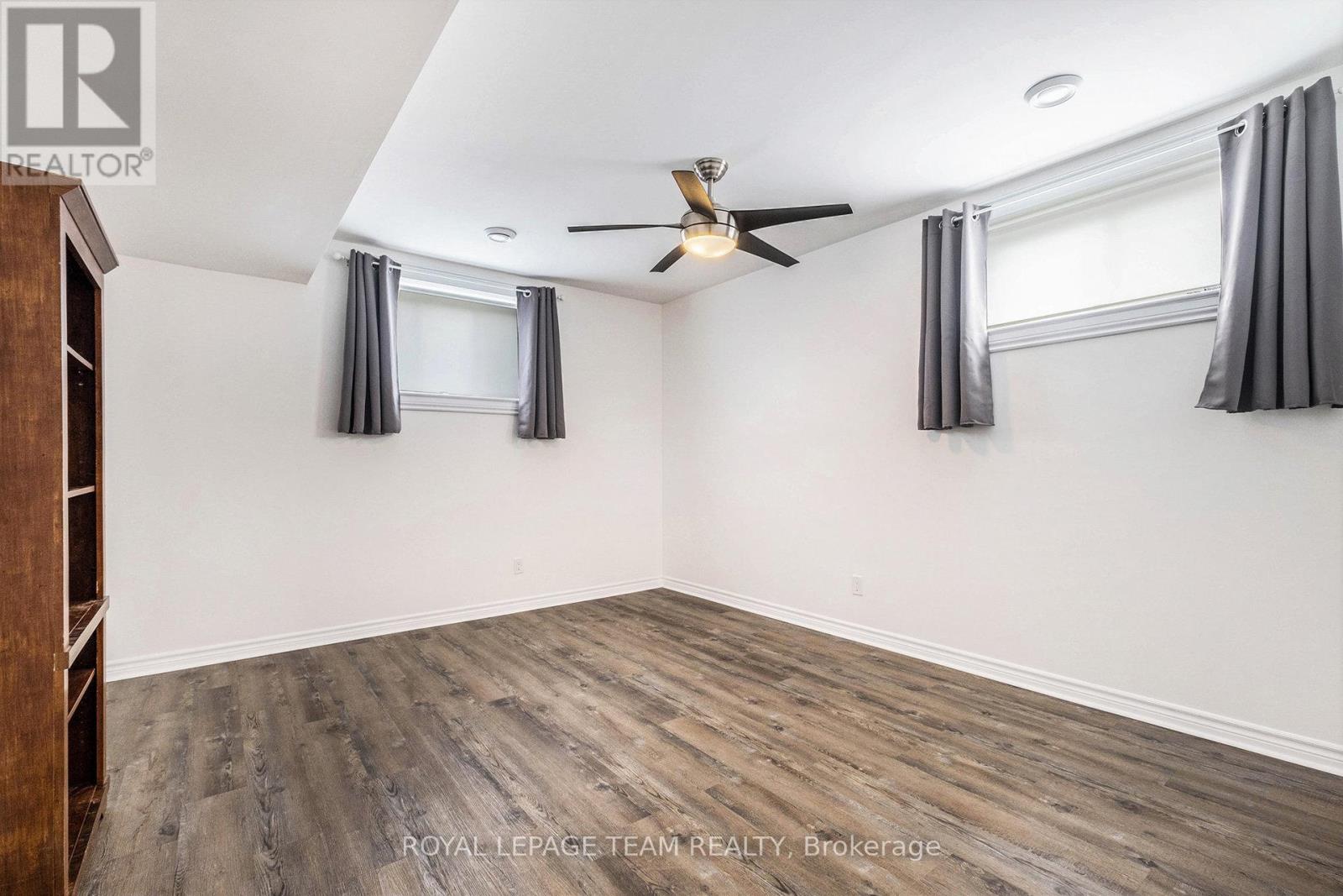 1503 HYNDMAN ROAD - 27