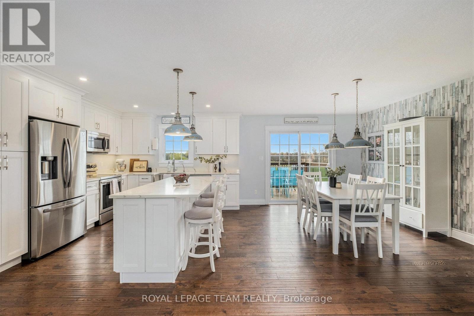 1503 HYNDMAN ROAD - 6