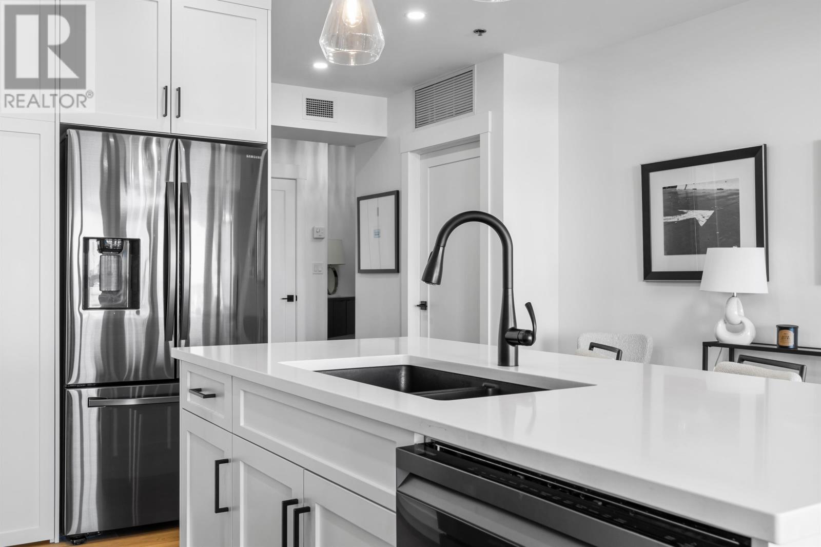 41 RICHMOND STREET - 11