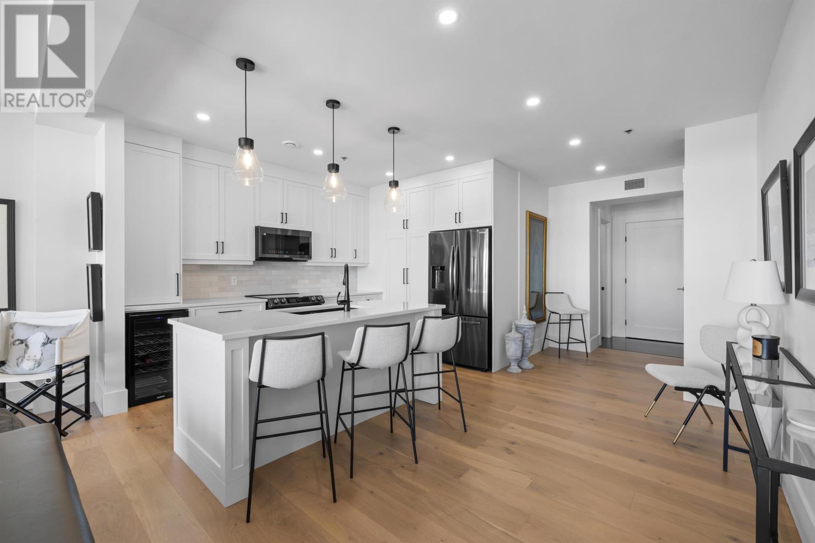 41 RICHMOND STREET - 12