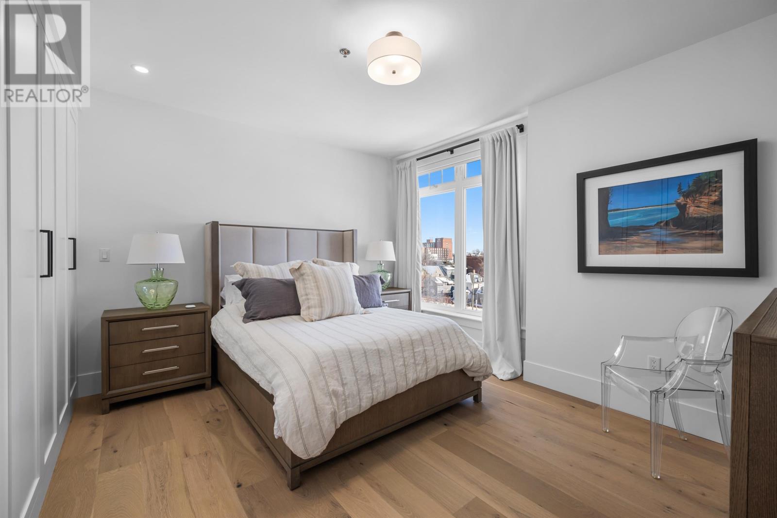 41 RICHMOND STREET - 32