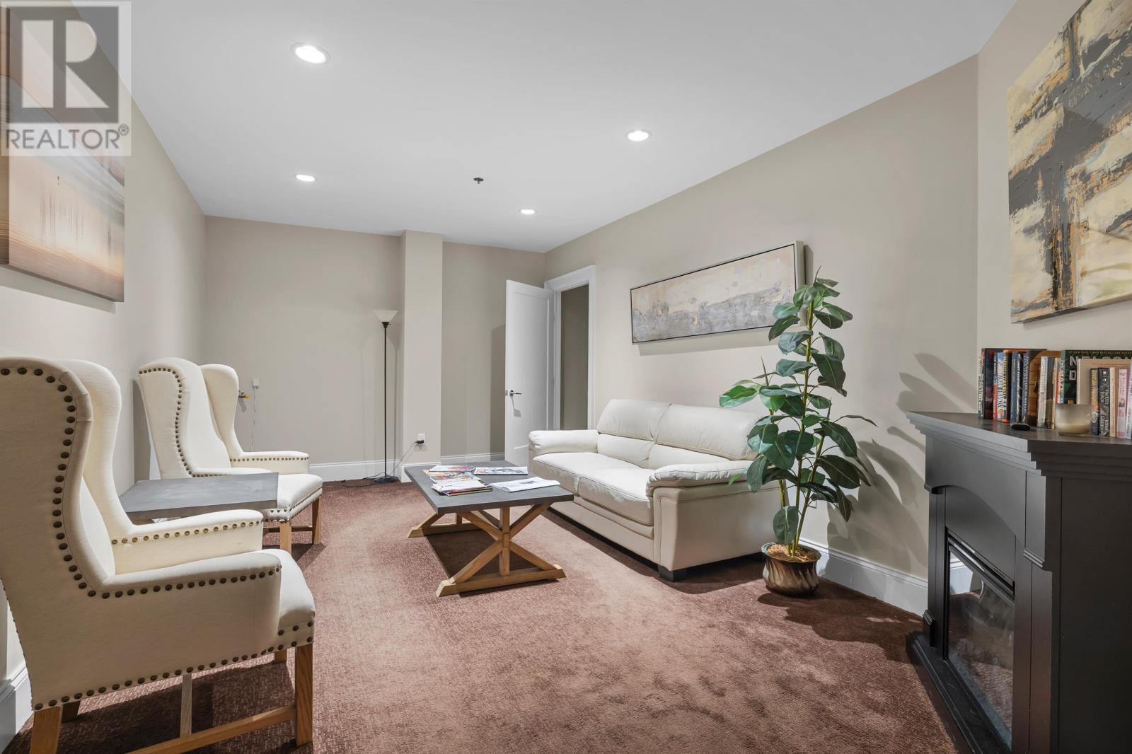 41 RICHMOND STREET - 46