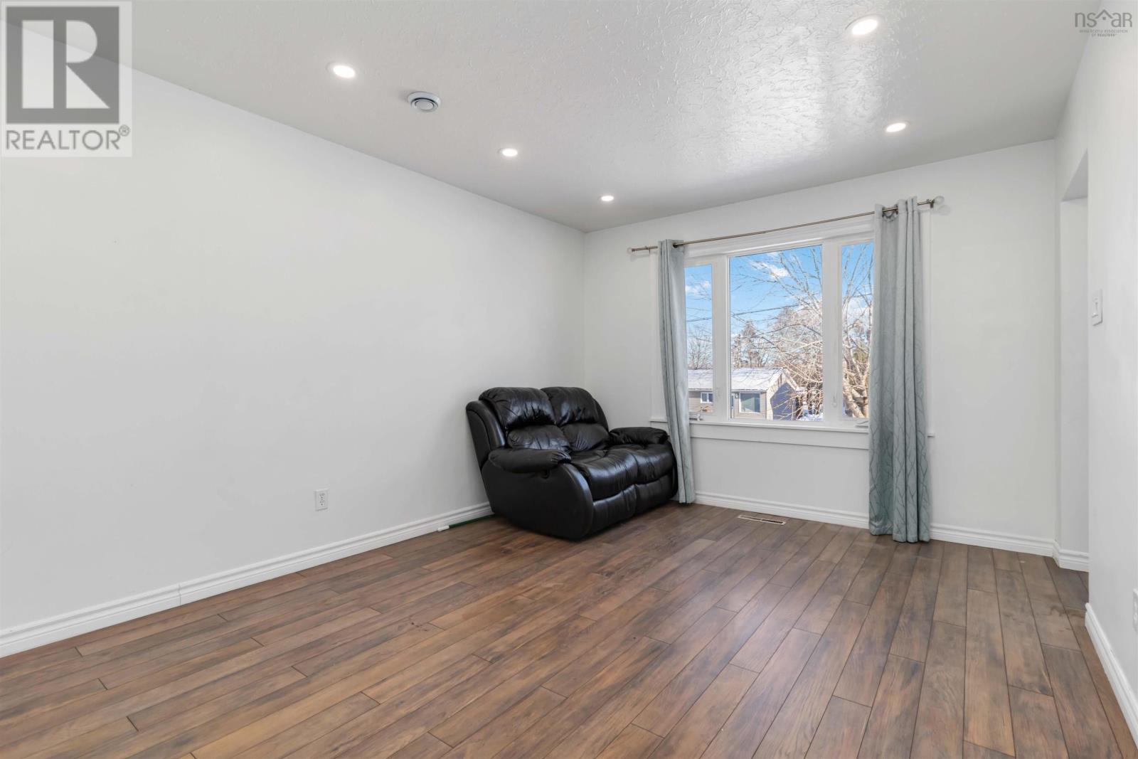 Property 10 of 41 of 24 Laurie Drive