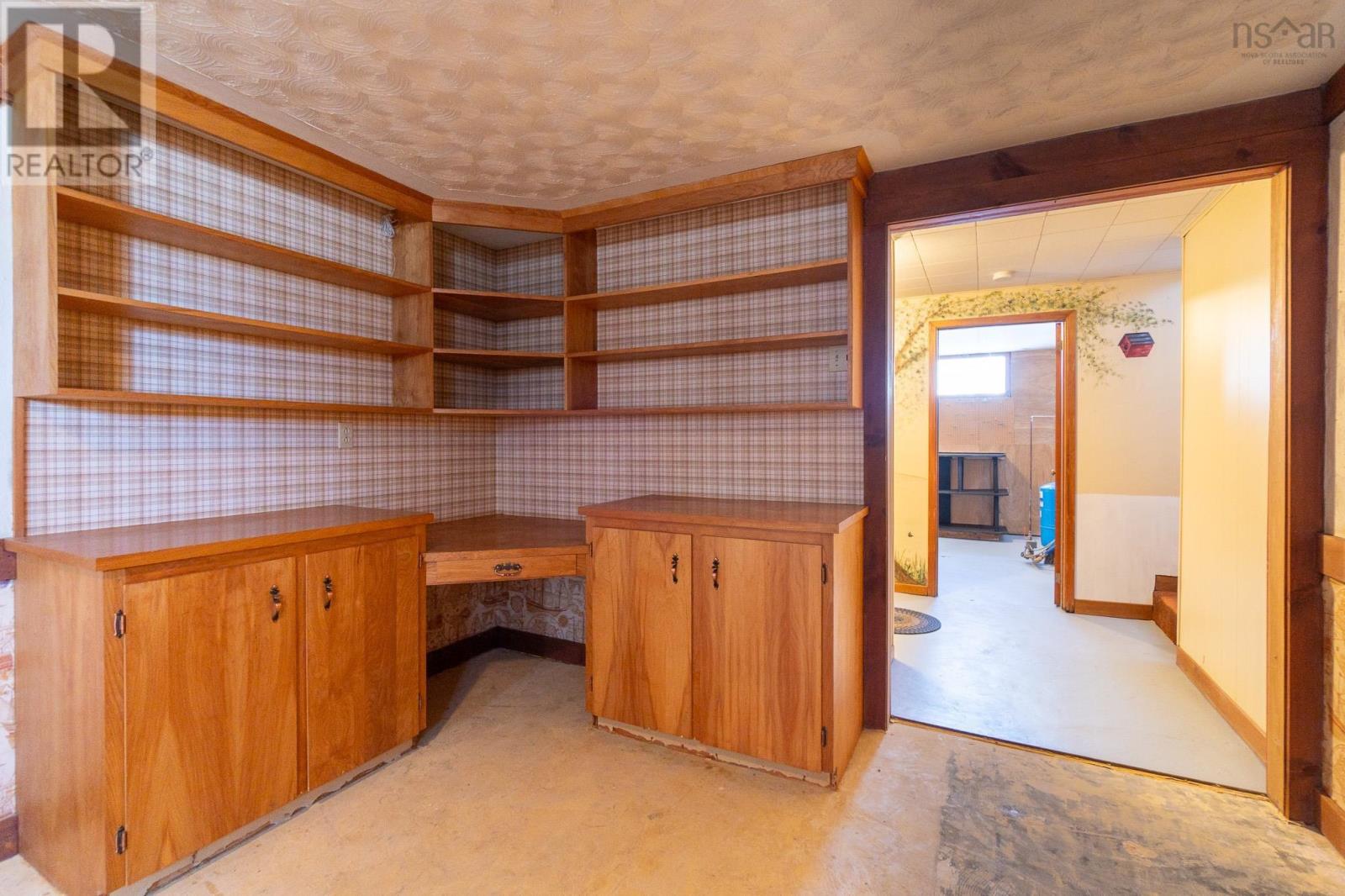 Property 34 of 45 of 408 Belcher Street