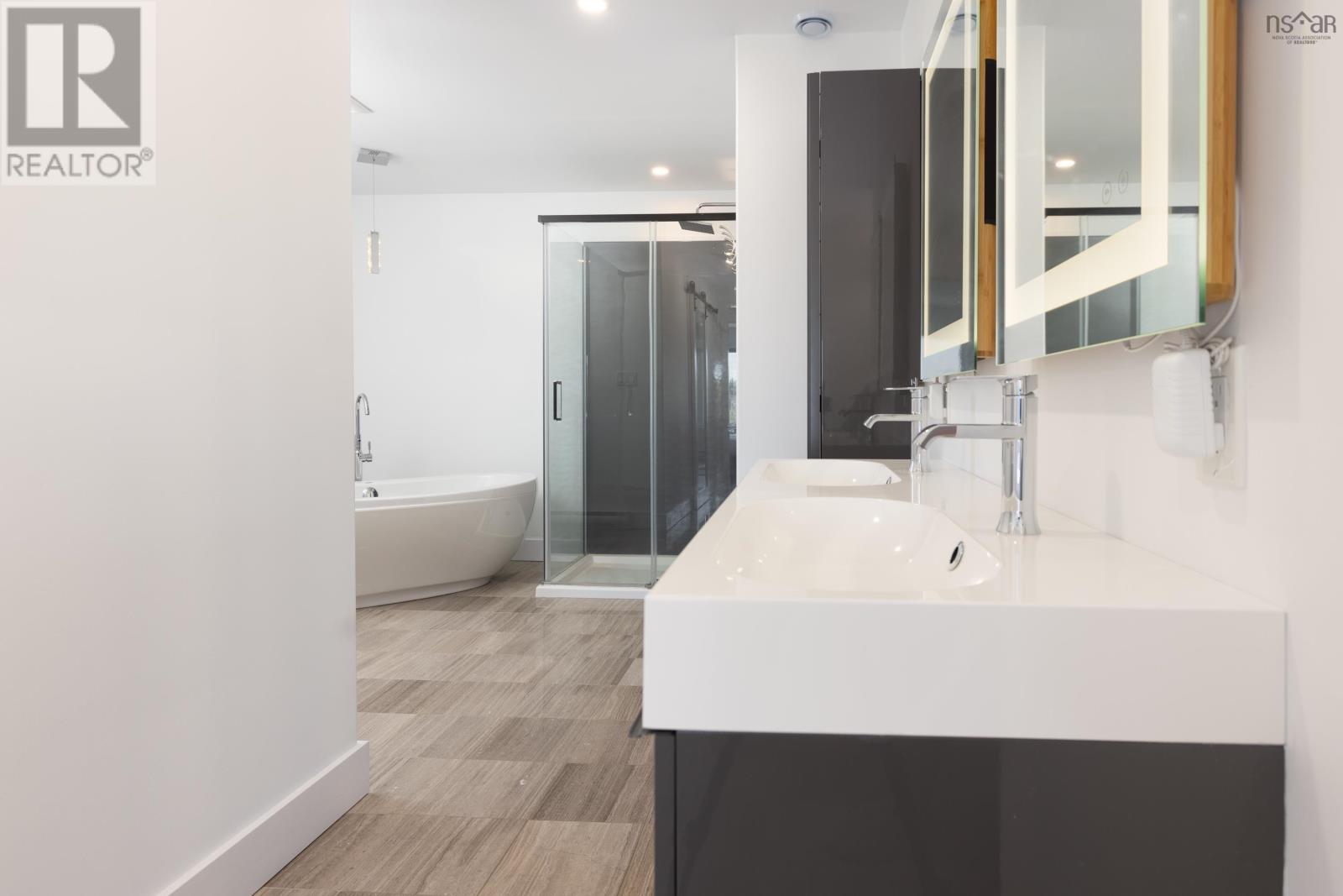 Property 29 of 50 of 326 Notting Hill Road