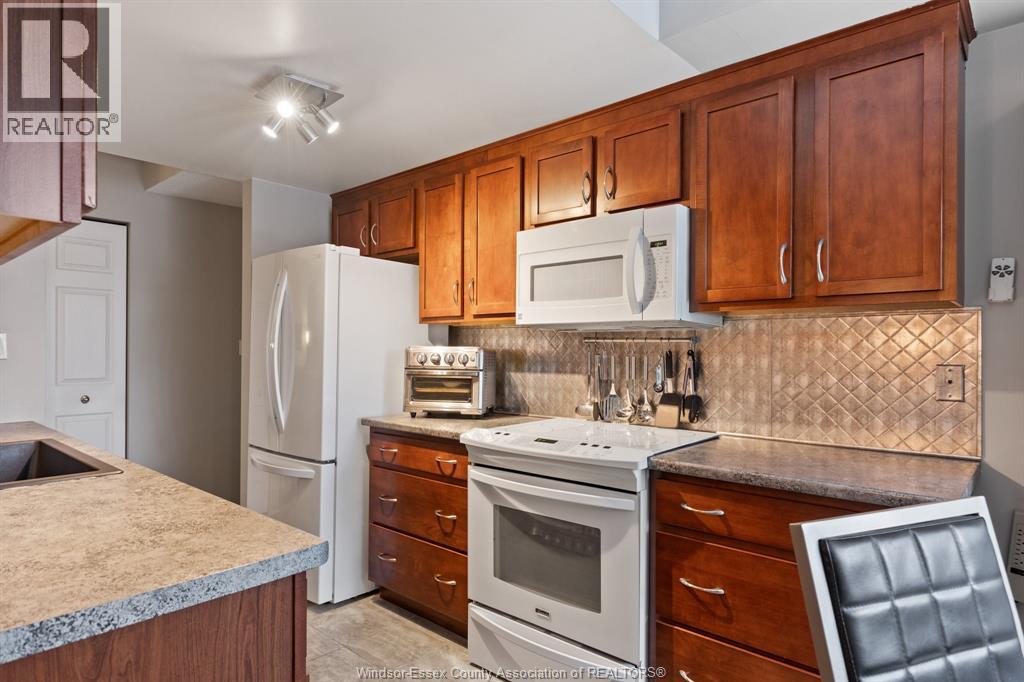 #108 8335 WYANDOTTE STREET EAST - 10