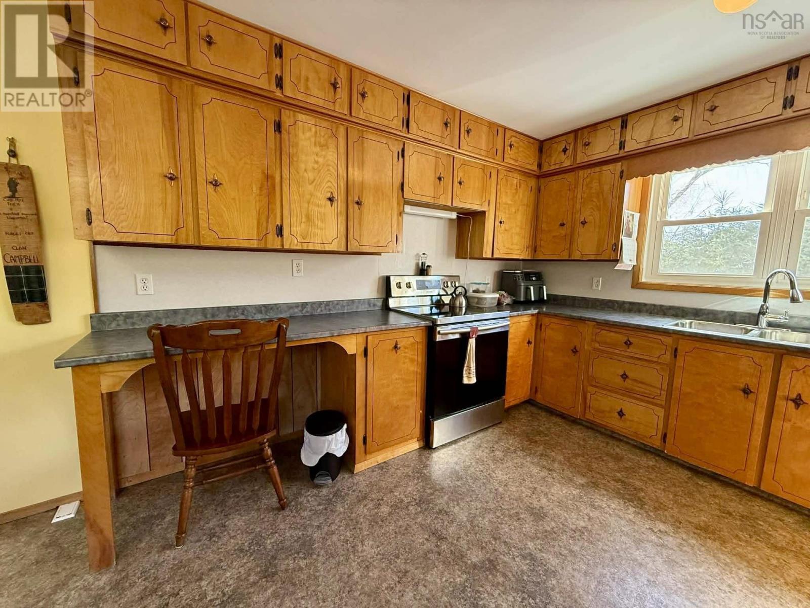 Property 14 of 35 of 9 Crystal Lake Drive