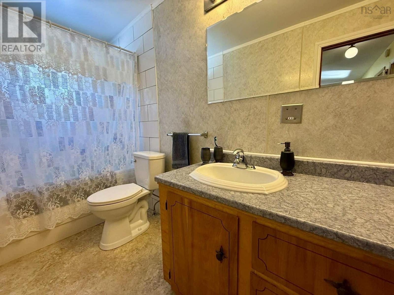 Property 25 of 35 of 9 Crystal Lake Drive