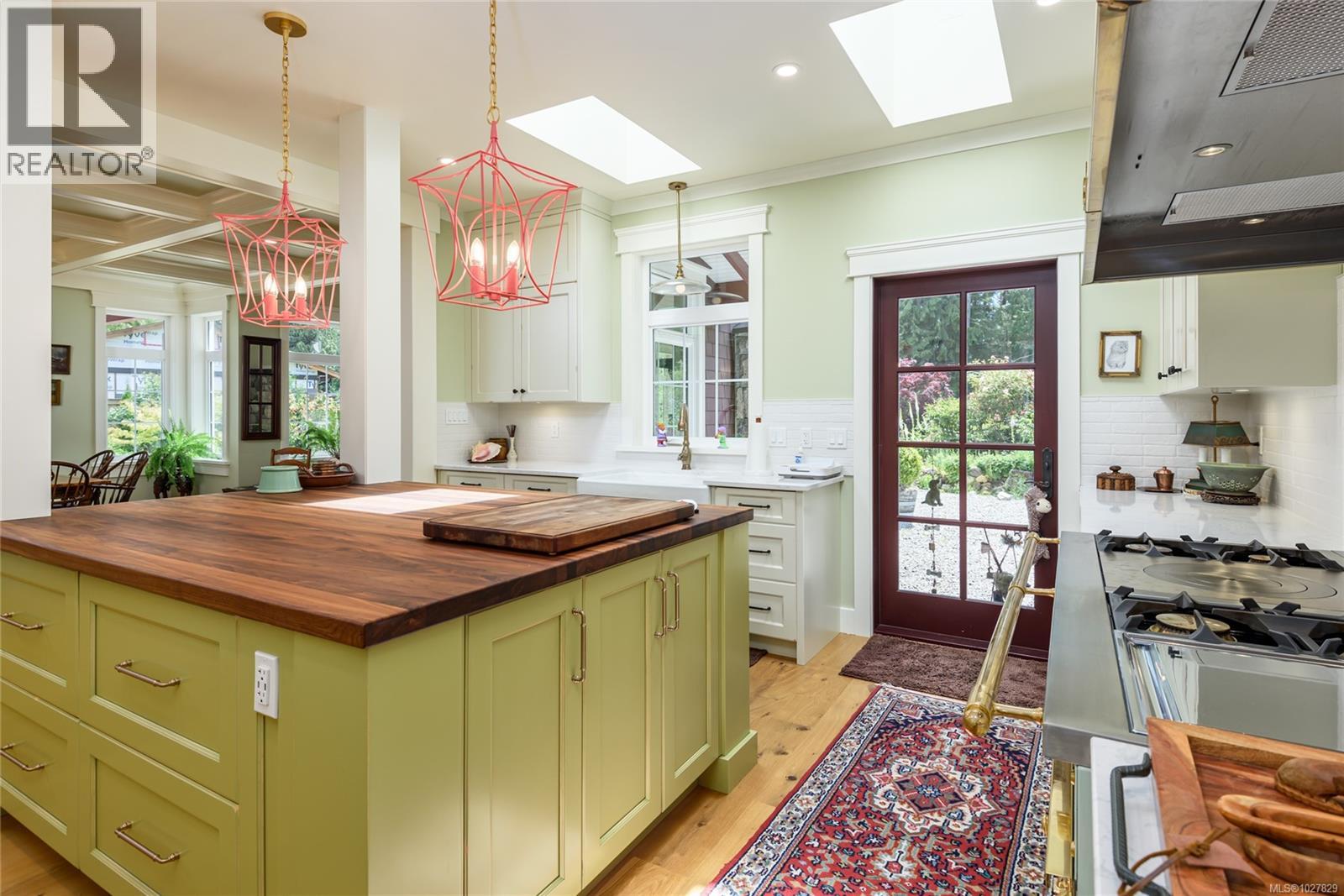 7679 VICTOR LANE - 9