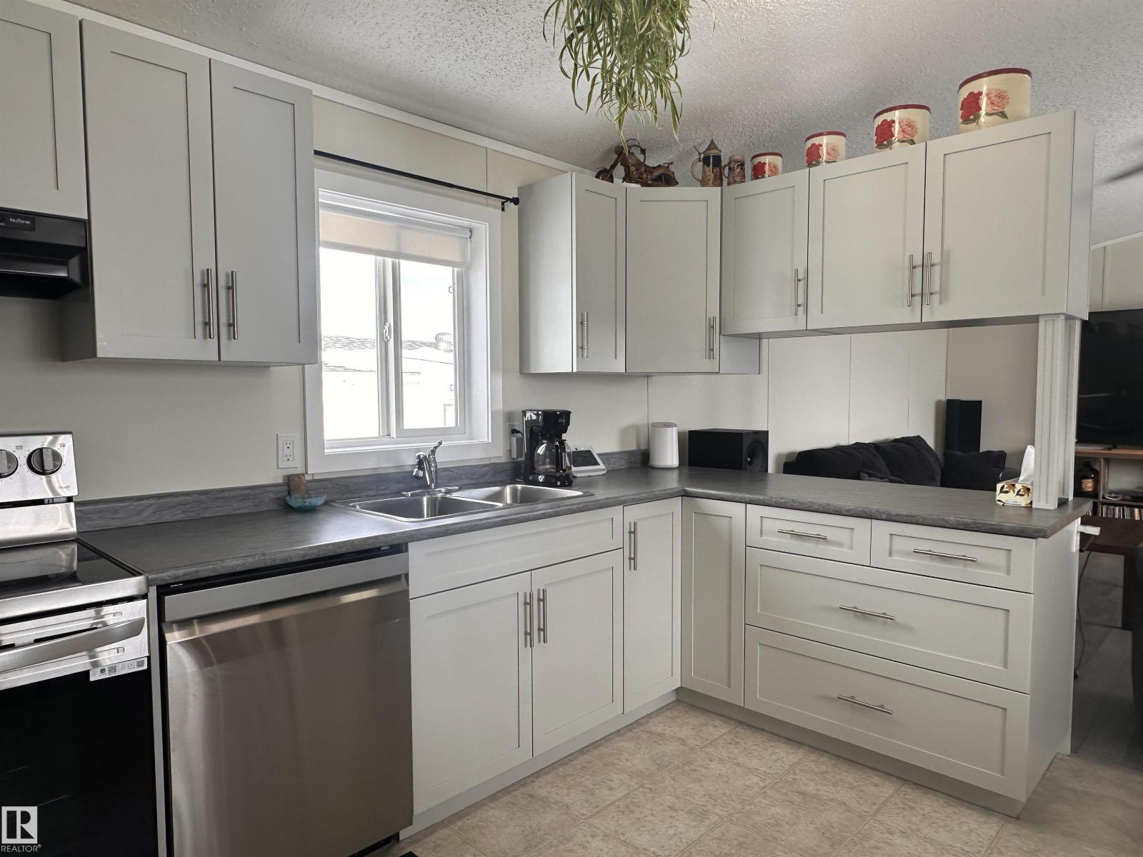 
          83 9501 104 Avenue
            <br/>
            <span>Westlock</span>
            , 
            <span>AB</span>
             <span>T7P1M7</span>
         - Photo 10