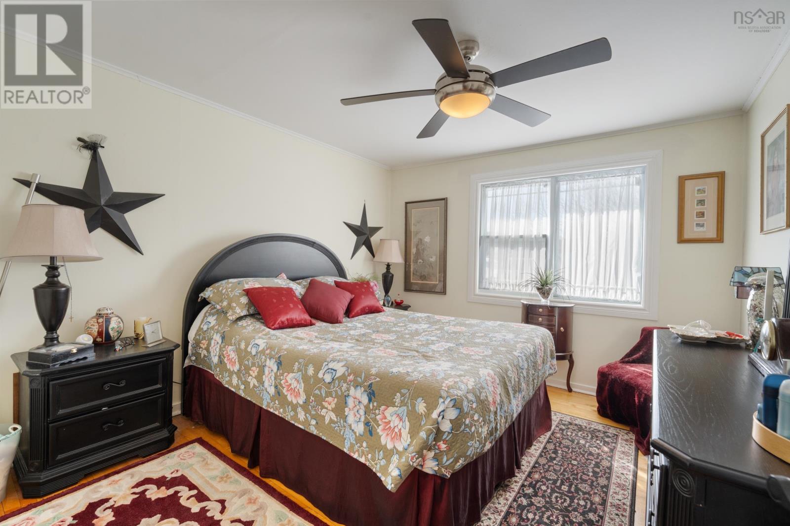 Property 13 of 18 of 122 Cote Des Neiges Road