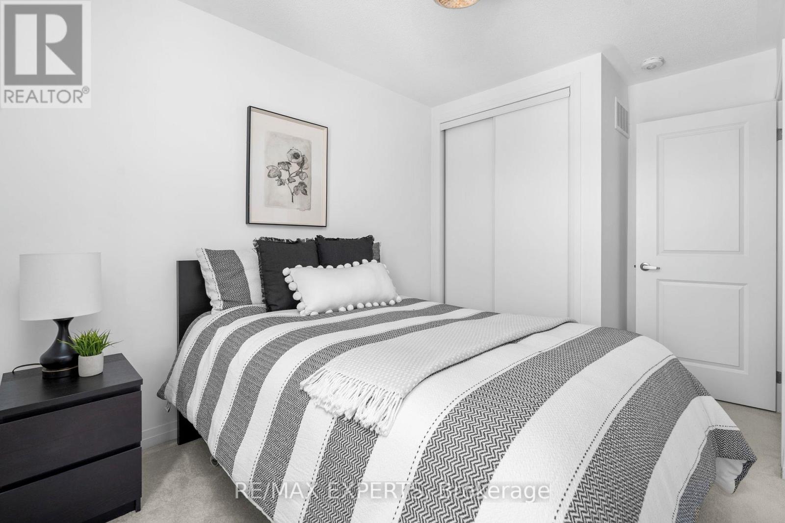 6 HUGHES LANE, New Tecumseth (Tottenham), Ontario