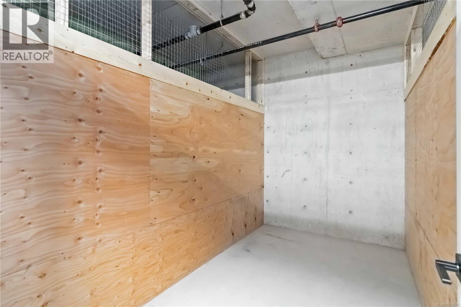 305 990 Doumac Ave, Saanich