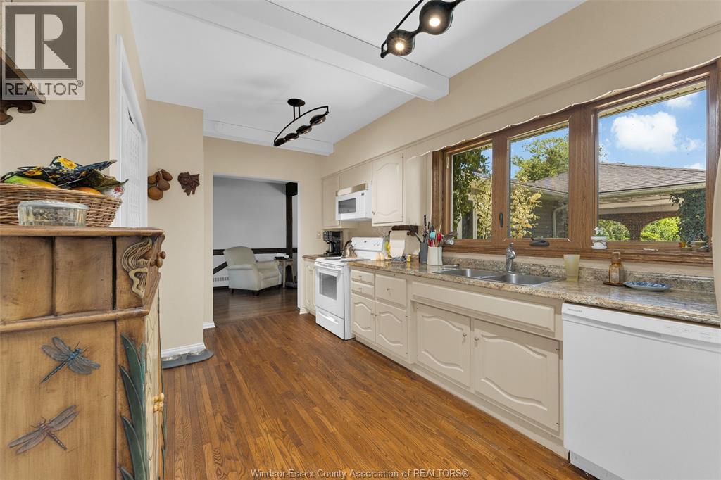 11830 RIVERSIDE DRIVE East - 27