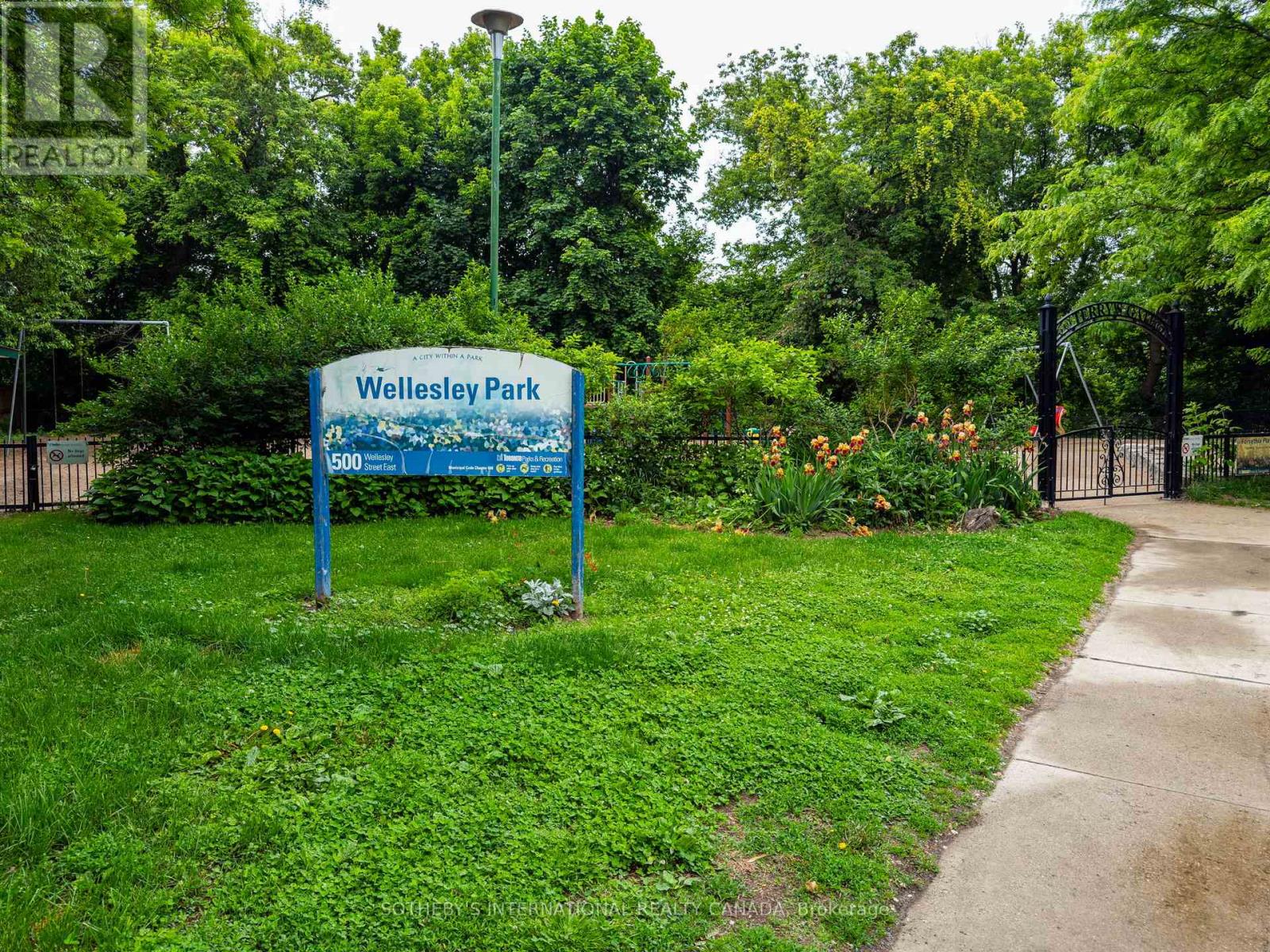 412 WELLESLEY STREET E - 45