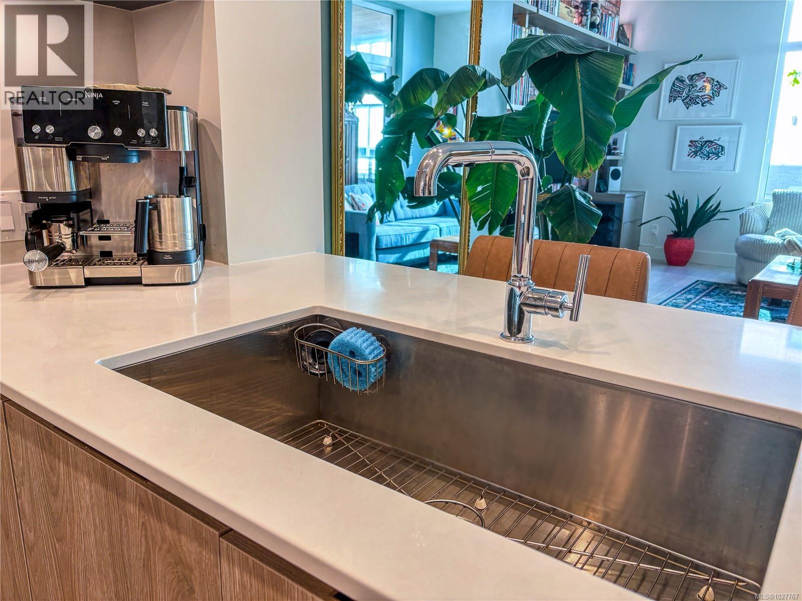 301 501 Park Place, Esquimalt