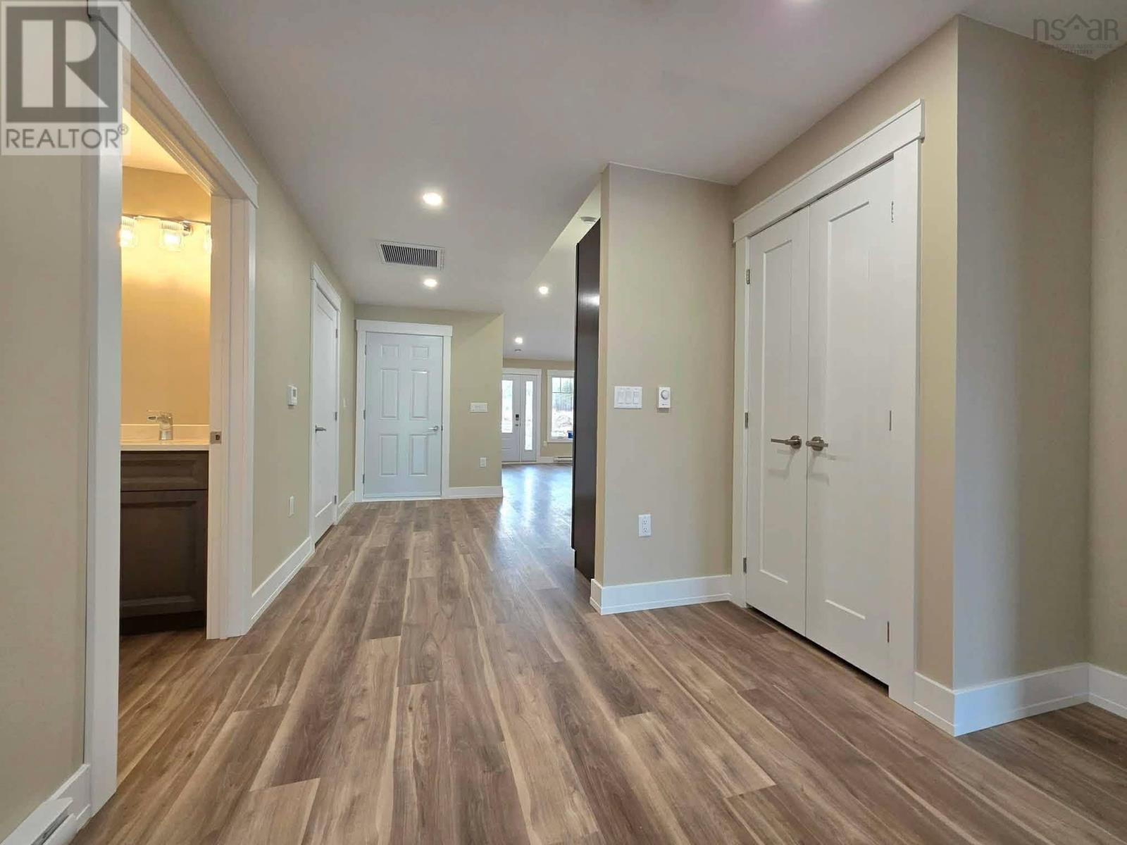 Property 22 of 37 of 46 Summer Hill Place