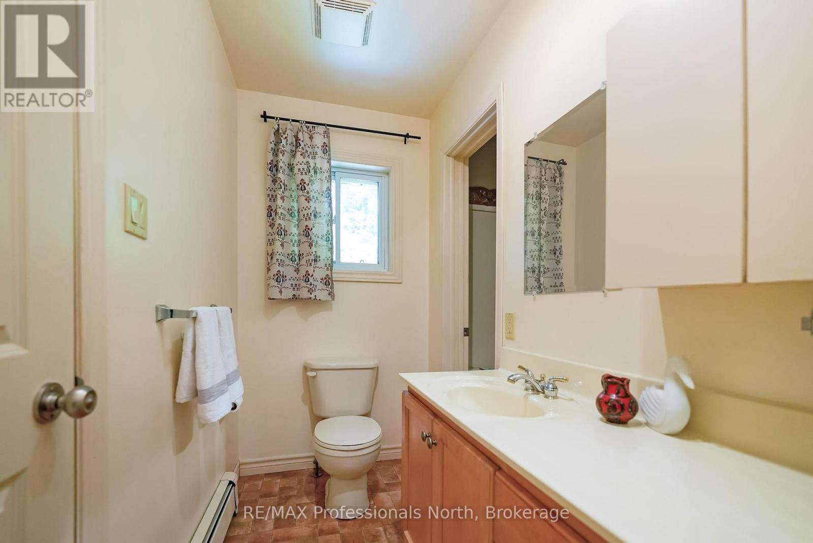 3072 GELERT ROAD - 25