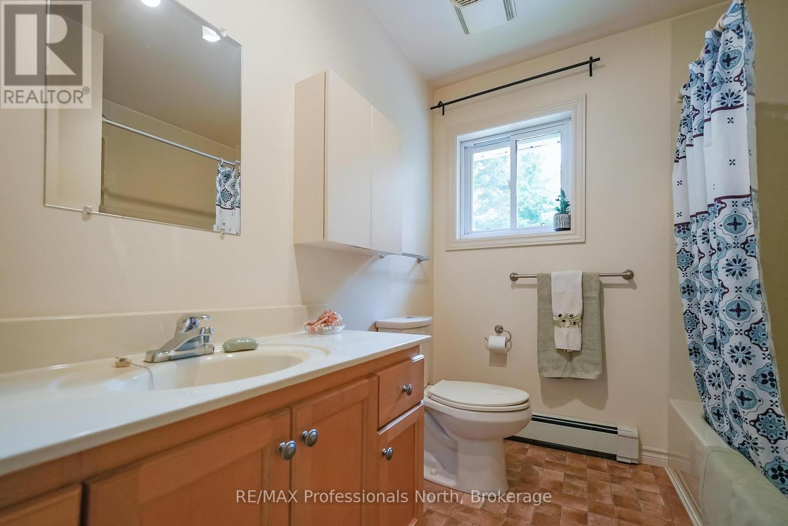 3072 GELERT ROAD - 29
