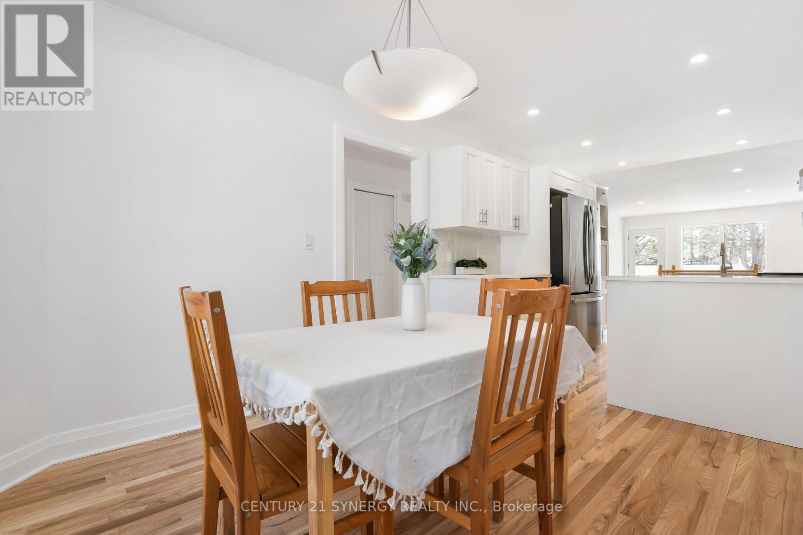 7 WEAVER CRESCENT - 11