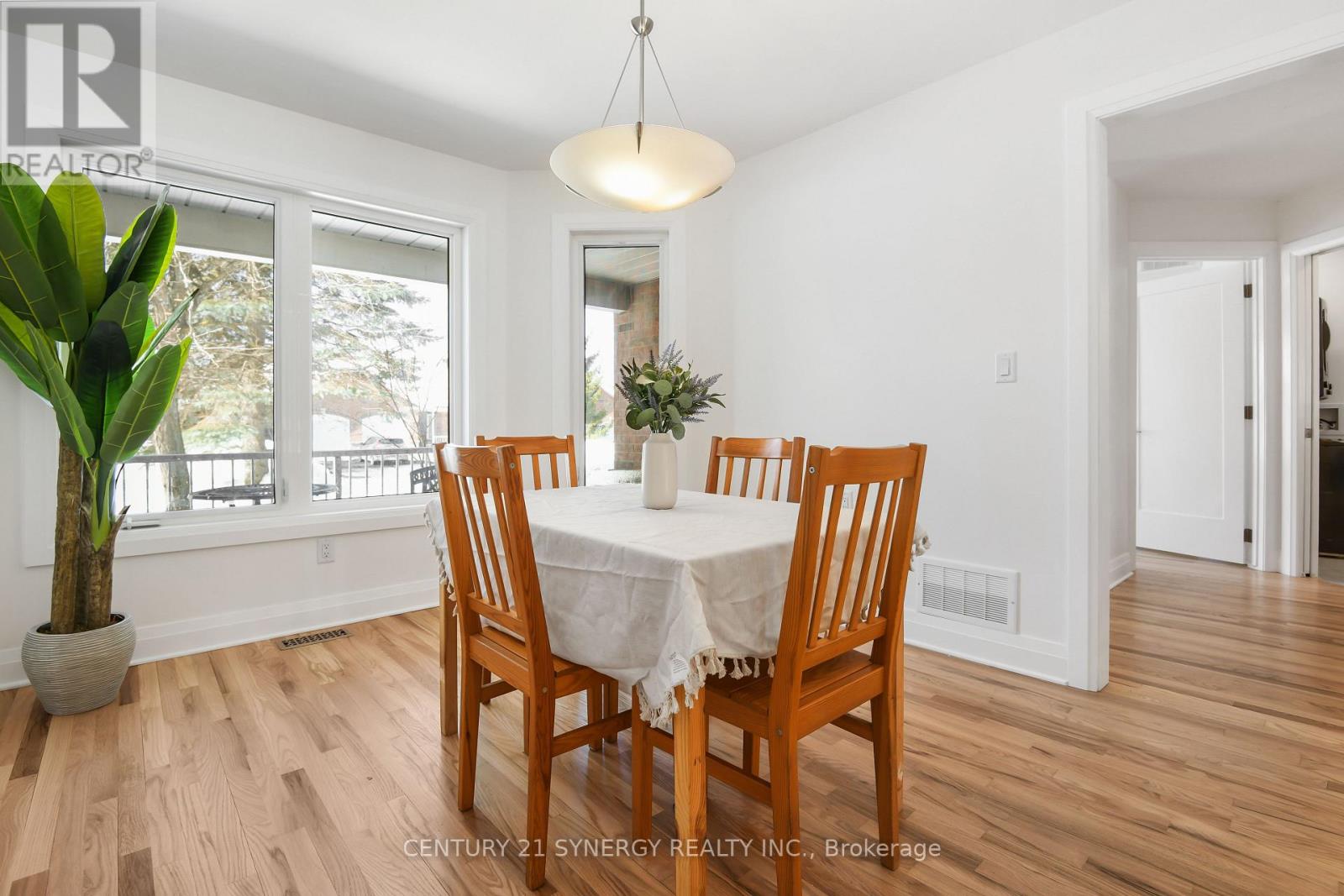 7 WEAVER CRESCENT - 12