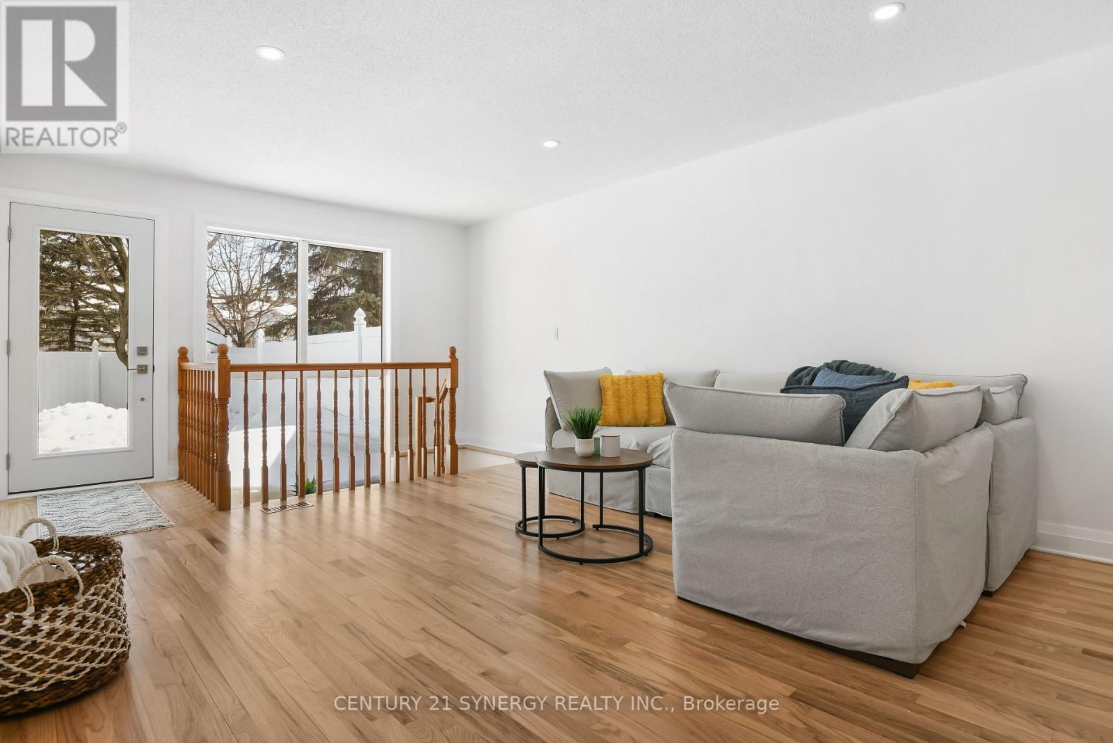 7 WEAVER CRESCENT - 13