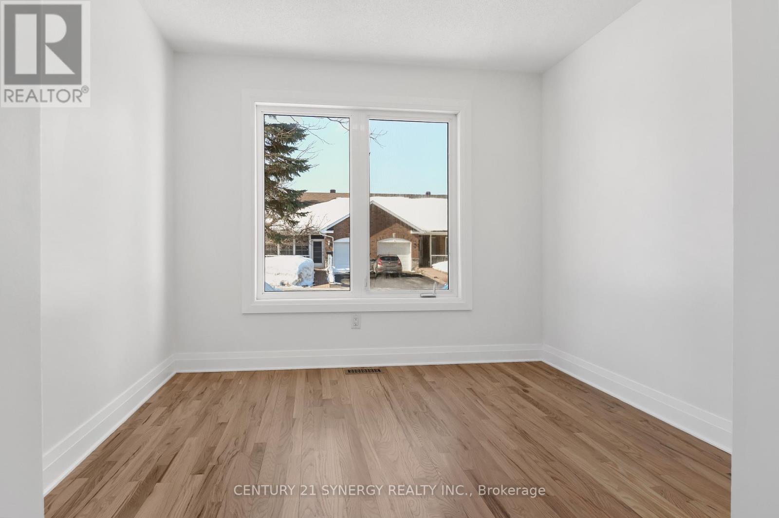 7 WEAVER CRESCENT - 20