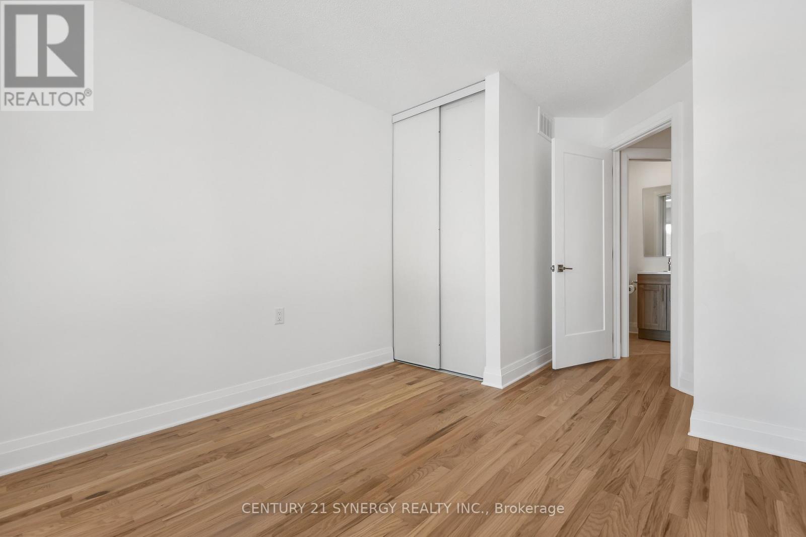 7 WEAVER CRESCENT - 21