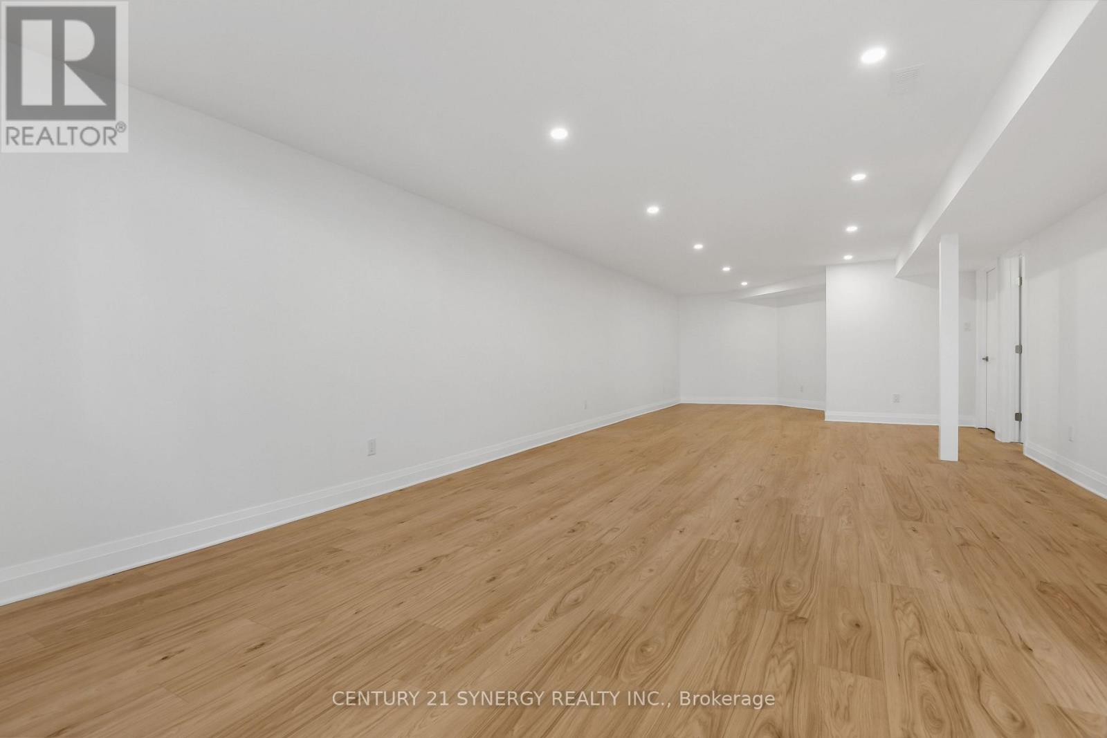 7 WEAVER CRESCENT - 25
