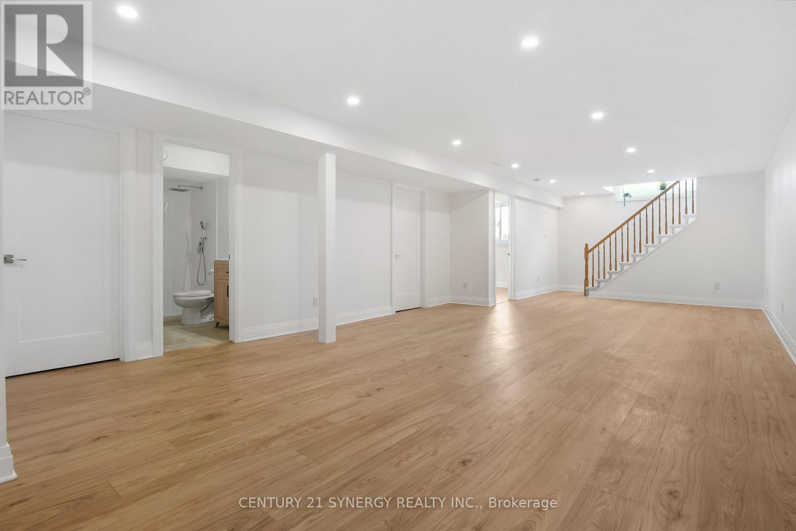 7 WEAVER CRESCENT - 26