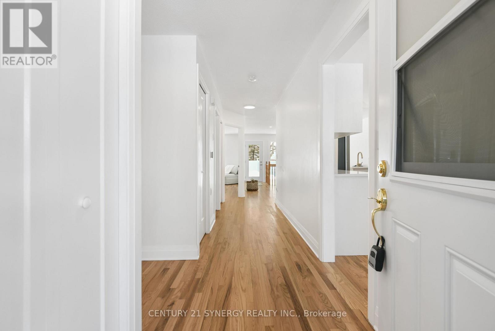 7 WEAVER CRESCENT - 4