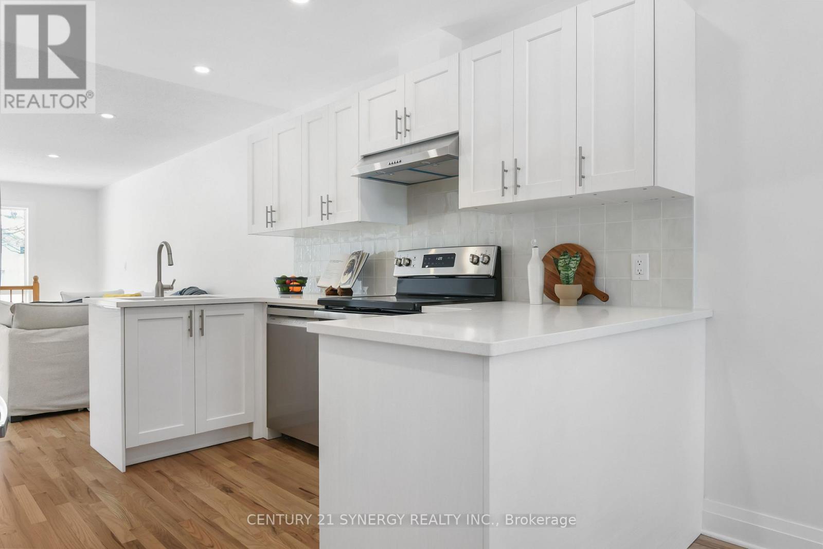 7 WEAVER CRESCENT - 6