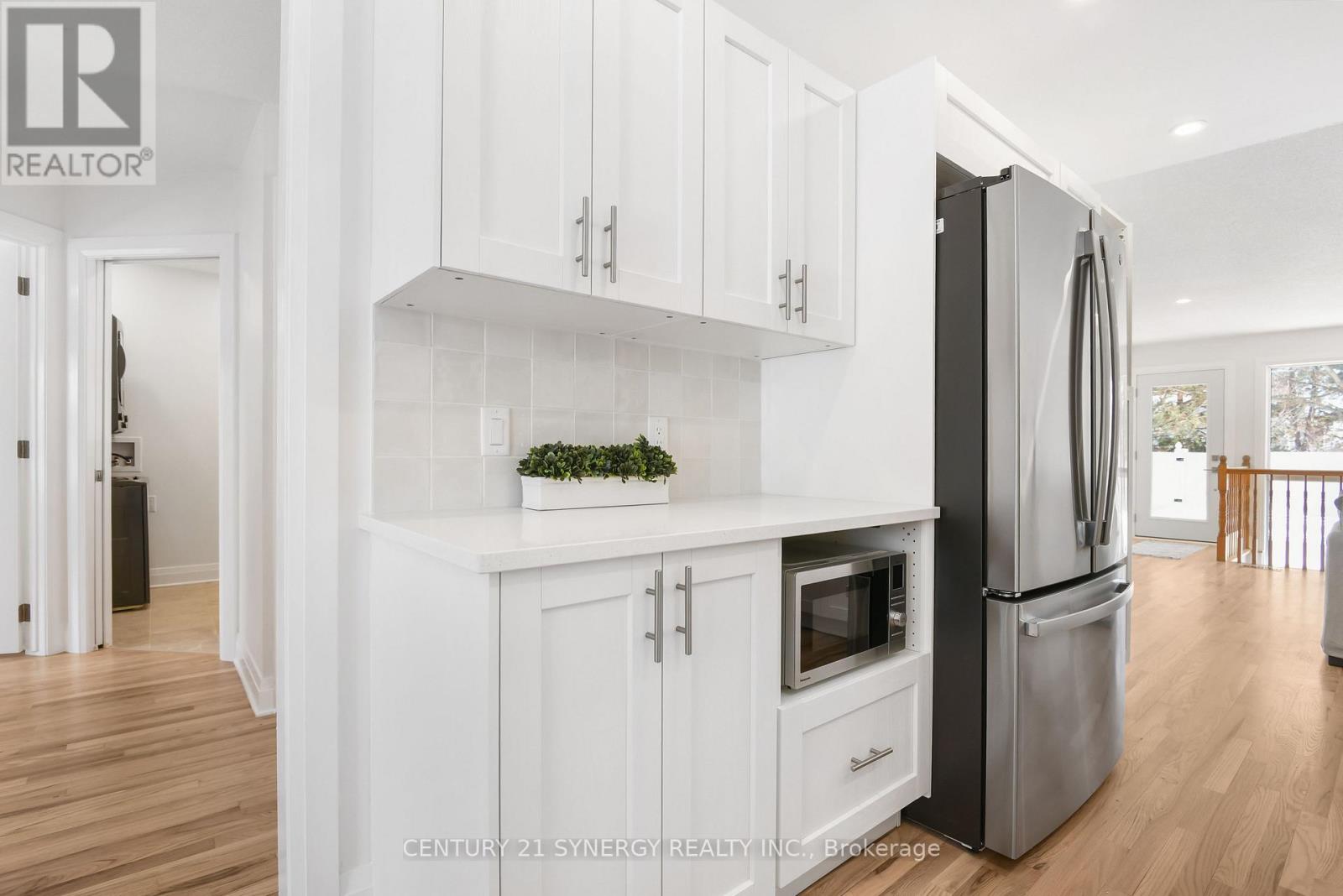 7 WEAVER CRESCENT - 8