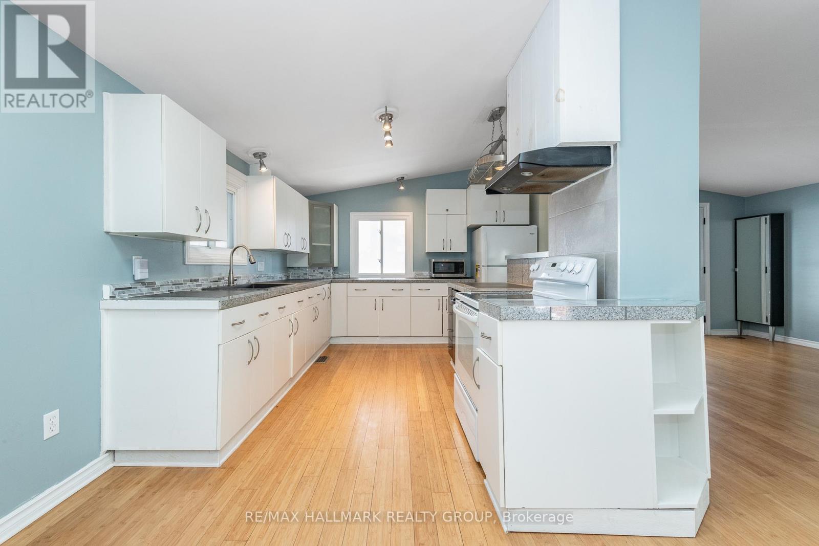 2223 HALIFAX DRIVE - 10